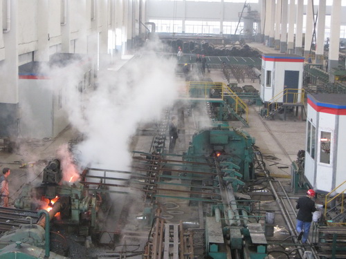 自贡无缝钢管厂家生产车间